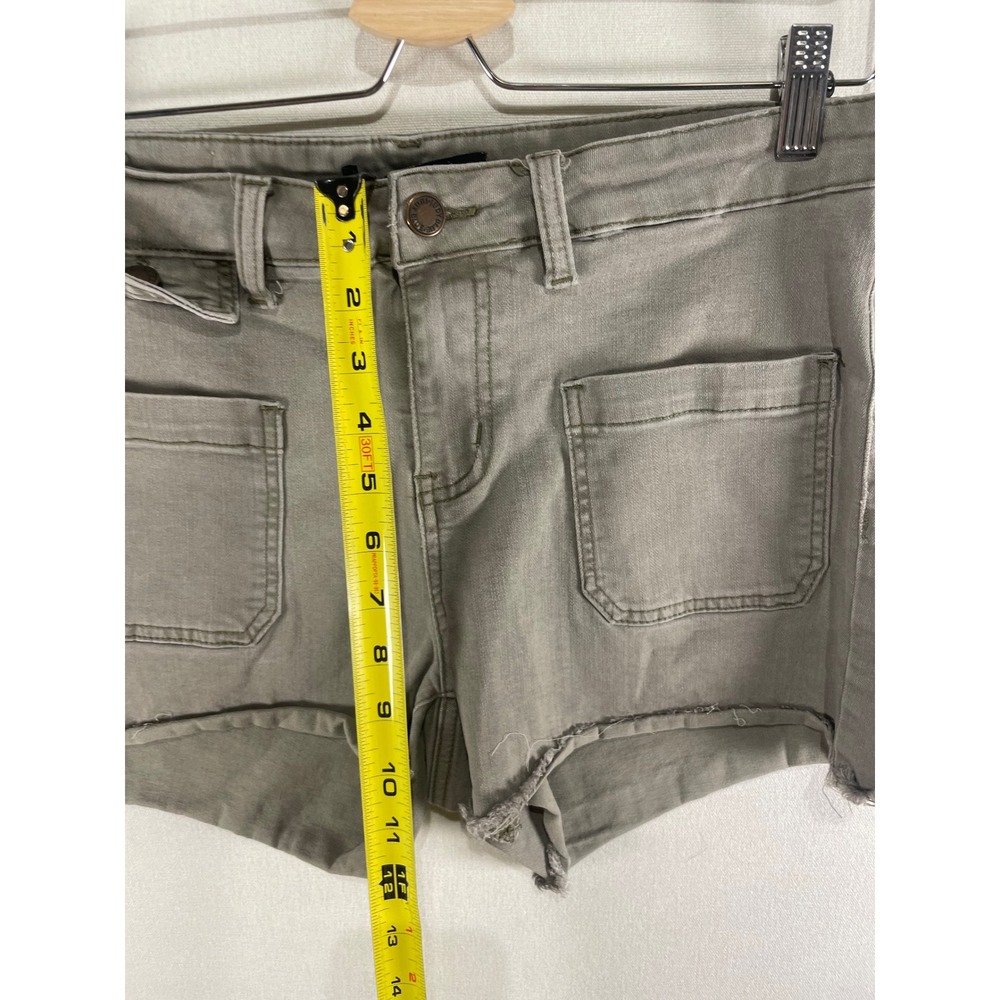 Judy Blue Olive Green Cargo Denim Shorts Raw Hem High Rise Size L Q22 - Picture 5 of 7
